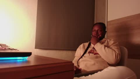 Coral online show from 04-13-26, 11:21