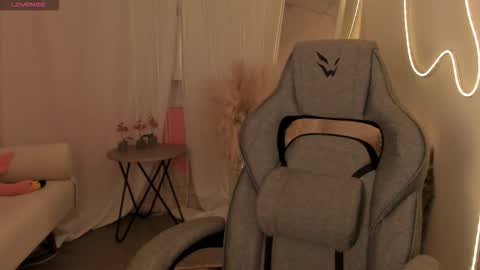 little girl who is always right or just Cora online show from 03-18-26, 05:54