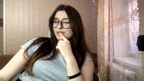 Elisheva online show from 03-10-26, 01:16