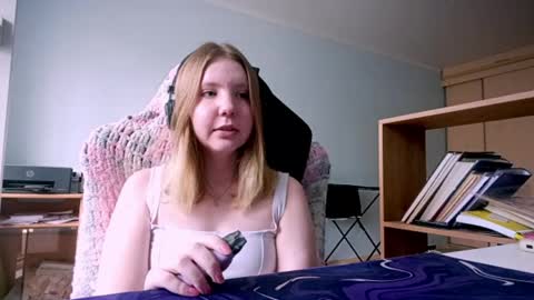 Elvi online show from 05-26-26, 09:38