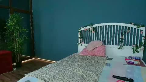 Snapshot of cougarmilf_ chatting on 06-15-26, 07:49 cougarmilf_ online show from 06-15-26, 07:49