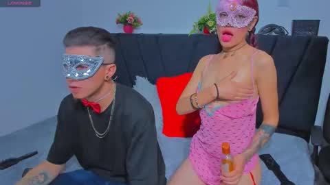 couple_2533 online show from 11-05-25, 10:48