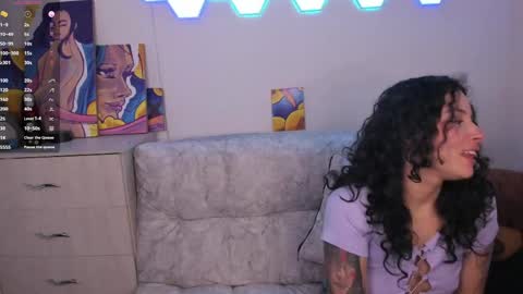 Snapshot of couplevibes_ chatting on 06-03-26, 03:09 Emily Andy online show from 06-03-26, 03:09