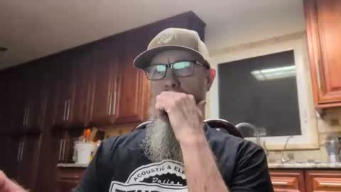 Snapshot of craven_moreass chatting on 05-24-26, 10:09 Dick Fitswell online show from 05-24-26, 10:09