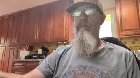 Snapshot of craven_moreass chatting on 05-31-26, 12:56 Dick Fitswell online show from 05-31-26, 12:56