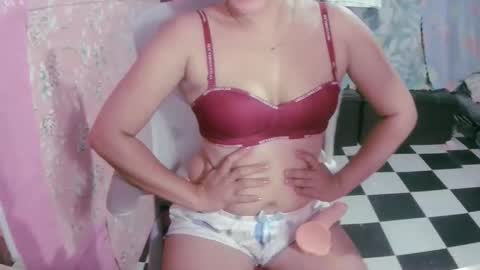 Snapshot of crazy_4u69 chatting on 06-11-26, 10:24 crazy_4u69 online show from 06-11-26, 10:24