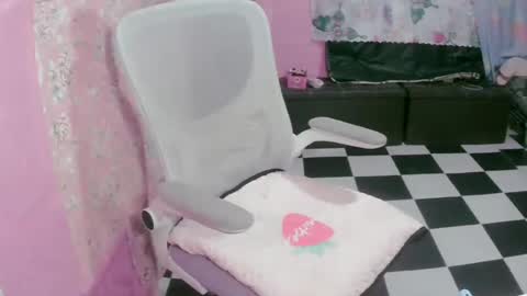 Snapshot of crazy_4u69 chatting on 06-18-26, 10:19 crazy_4u69 online show from 06-18-26, 10:19