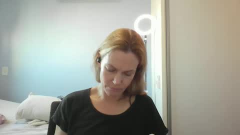 Anny online show from 04-15-26, 10:55