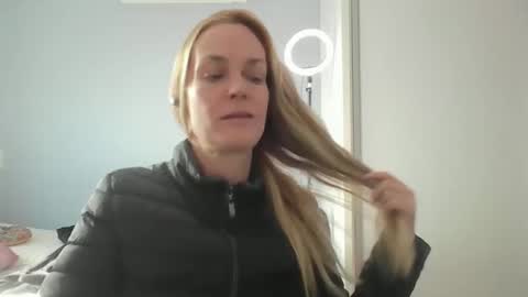 Anny online show from 05-11-26, 05:32