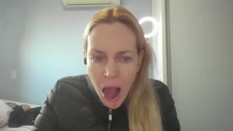 Anny online show from 05-12-26, 10:45