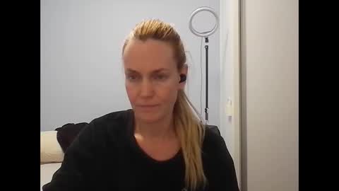 Anny online show from 05-15-26, 11:34
