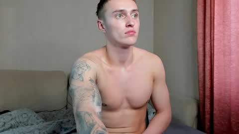 Snapshot of crazybottom99 chatting on 04-25-26, 11:57 Alex online show from 04-25-26, 11:57