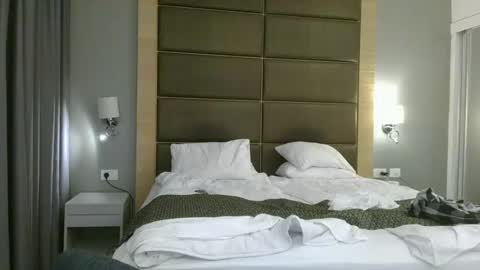 Snapshot of crazycouple1011 chatting on 12-25-24, 01:42 funcouple online show from 12-25-24, 01:42