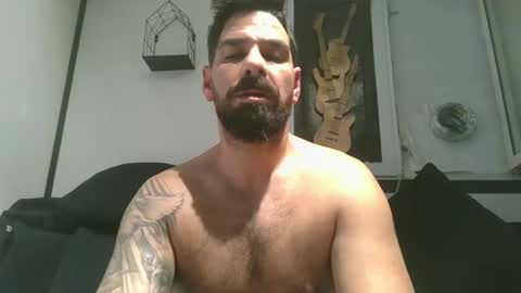 Snapshot of crazycouple1011 chatting on 02-14-25, 01:45 funcouple online show from 02-14-25, 01:45