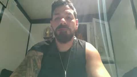 Snapshot of crazycouple1011 chatting on 10-04-25, 01:25 funcouple online show from 10-04-25, 01:25