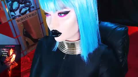 Snapshot of crazypinkyball chatting on 06-17-26, 02:51 Roxy online show from 06-17-26, 02:51