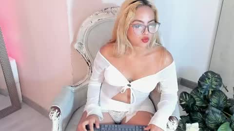 CristyBloom  online show from 05-08-26, 10:48