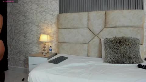 Snapshot of cris__sweetxx chatting on 10-23-25, 12:04 Cristina Sweet online show from 10-23-25, 12:04