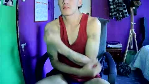 Crisanto online show from 05-25-26, 10:49