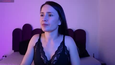  Alejandra from Wednesday to Saturday from 1000 pm to 400 am Colombian hour online show from 03-09-26, 11:31