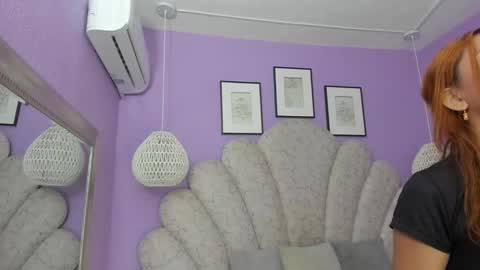 Snapshot of cristal_mason chatting on 12-23-24, 11:47 Cristal online show from 12-23-24, 11:47