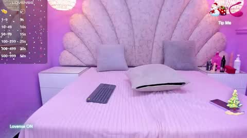 Snapshot of cristal_mason chatting on 12-26-24, 02:27 Cristal online show from 12-26-24, 02:27