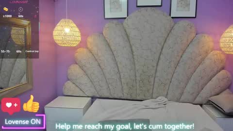 Snapshot of cristal_mason chatting on 01-18-25, 11:32 Cristal online show from 01-18-25, 11:32