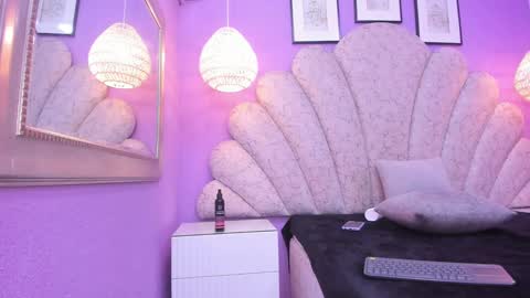 Snapshot of cristal_mason chatting on 02-08-25, 05:50 Cristal online show from 02-08-25, 05:50