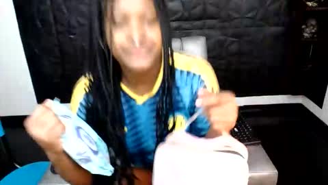 Snapshot of cristal_smith06 chatting on 06-08-26, 04:51 Hanna online show from 06-08-26, 04:51