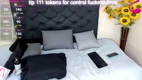 cristale69 online show from 06-19-26, 08:23