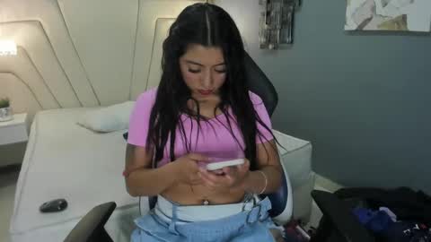  Independent Model online show from 01-09-25, 03:58