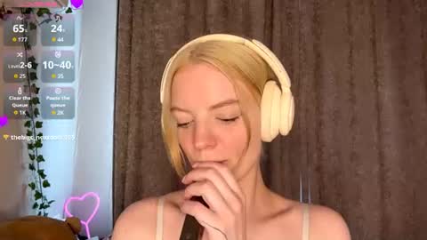 Snapshot of cristinekondo chatting on 06-24-26, 02:16 Marry online show from 06-24-26, 02:16
