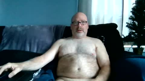 Snapshot of cruising_guy chatting on 07-07-26, 12:31 fun guy online show from 07-07-26, 12:31