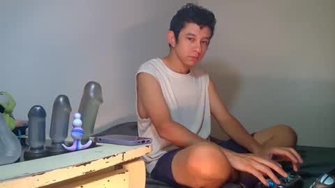 Snapshot of cry_guy chatting on 10-01-25, 07:47 cry_guy online show from 10-01-25, 07:47