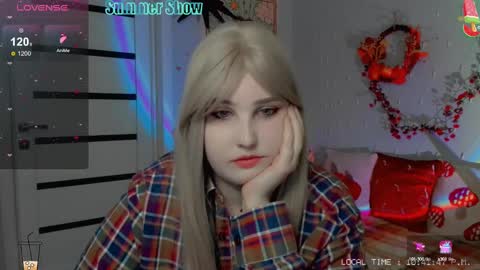 Snapshot of crystal__chris chatting on 12-04-24, 08:40 Chris online show from 12-04-24, 08:40