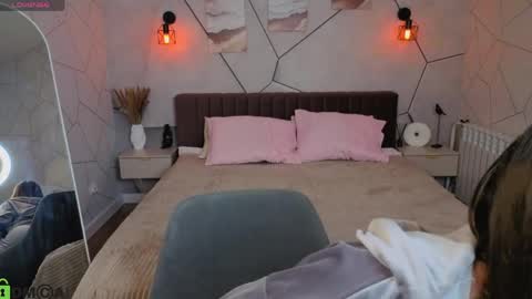 Crystal  Lacee online show from 04-09-26, 01:05