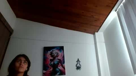 Snapshot of crystal_starx chatting on 06-13-26, 05:44 Crystal Blaze online show from 06-13-26, 05:44