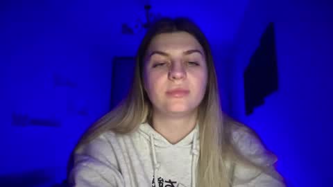 crystalblush01 online show from 04-03-26, 06:39