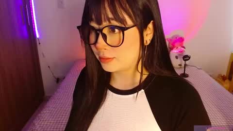 Snapshot of crystalitesq chatting on 05-23-26, 01:59 Olivia online show from 05-23-26, 01:59