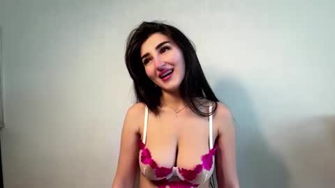 Diana online show from 06-17-26, 01:12