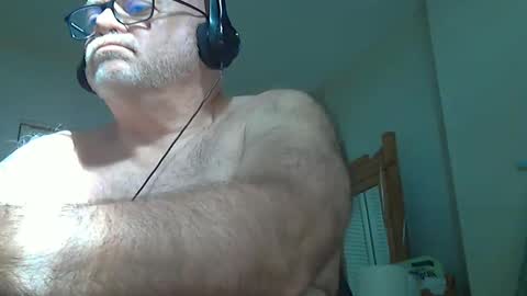 Snapshot of cub53 chatting on 05-11-26, 08:28 cub53 online show from 05-11-26, 08:28