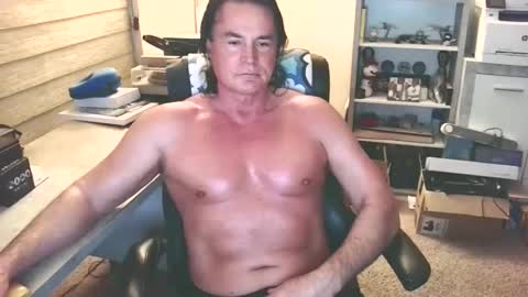 Yup... kinda old but Stop in and say hello online show from 04-02-26, 04:32