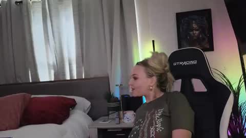 Snapshot of cumguzzlingskank chatting on 03-08-26, 05:06 cumguzzlingskank online show from 03-08-26, 05:06