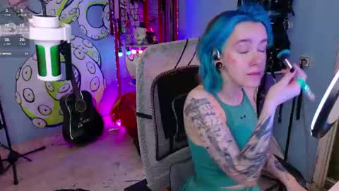 Snapshot of cumpotikeve chatting on 07-13-26, 05:43 CUMpotikEve online show from 07-13-26, 05:43