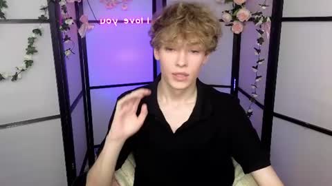 Snapshot of curly_twinkboy chatting on 07-18-26, 08:45 curly_twinkboy online show from 07-18-26, 08:45