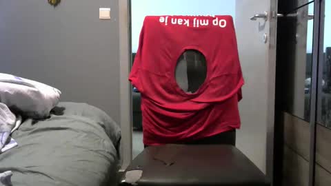 Snapshot of curlyfurly chatting on 12-20-25, 01:29 curlyfurly online show from 12-20-25, 01:29