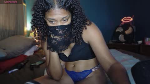 Snapshot of curlynony chatting on 10-10-25, 05:12 Curlynony online show from 10-10-25, 05:12