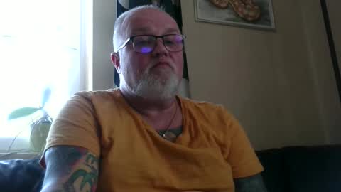 Snapshot of curtus14 chatting on 03-19-26, 04:44 curtus14 online show from 03-19-26, 04:44