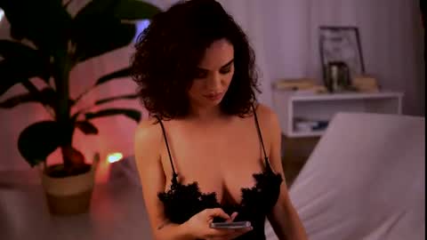 Snapshot of curvedlizzie chatting on 07-14-26, 11:21 curvedlizzie online show from 07-14-26, 11:21