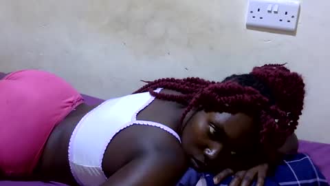 curvy_queen12 online show from 07-13-26, 07:33